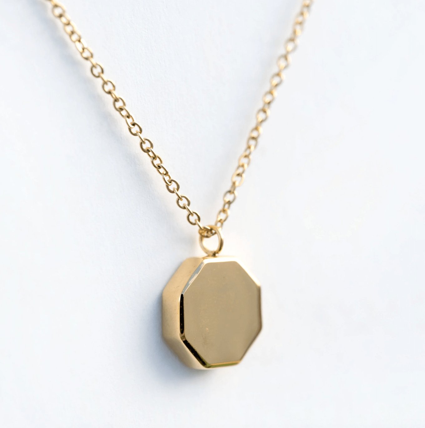 Collar Geométrico de Acero Inoxidable Gold - Personalizable - Made For Wolfies